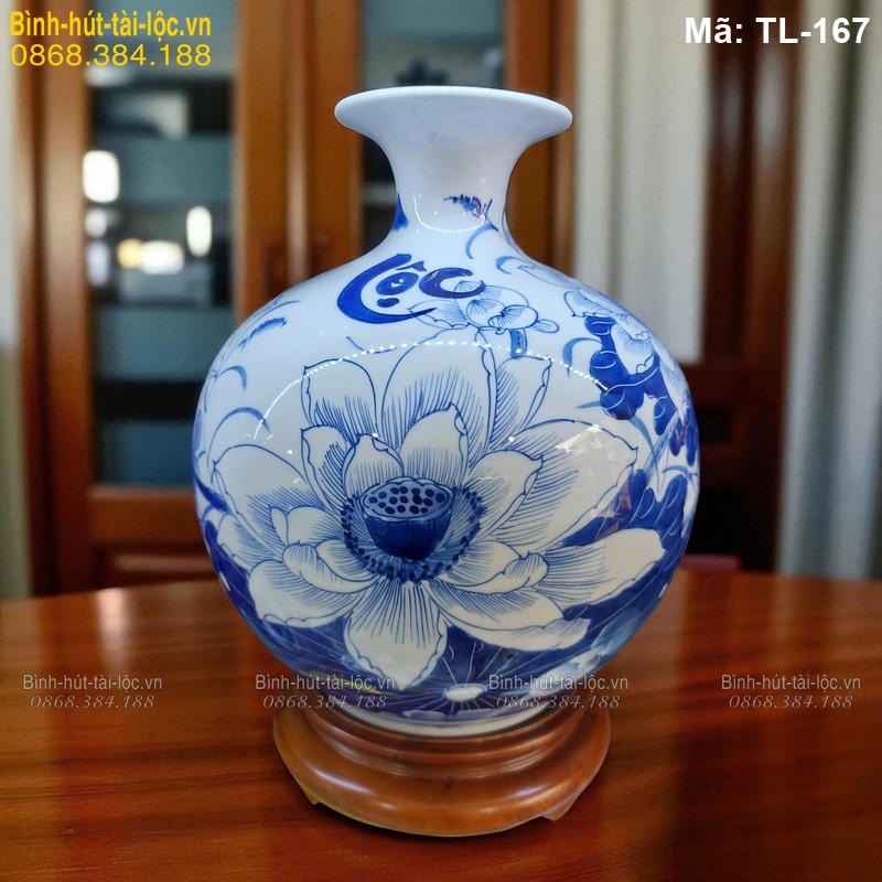 Phối hợp bình gốm tài lộc cùng các đồ vật khác trong nhà